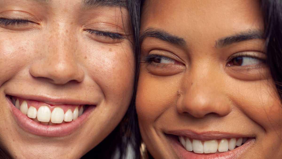 How an influencer built the most recognizable makeup brand on instagram: the glossier success story